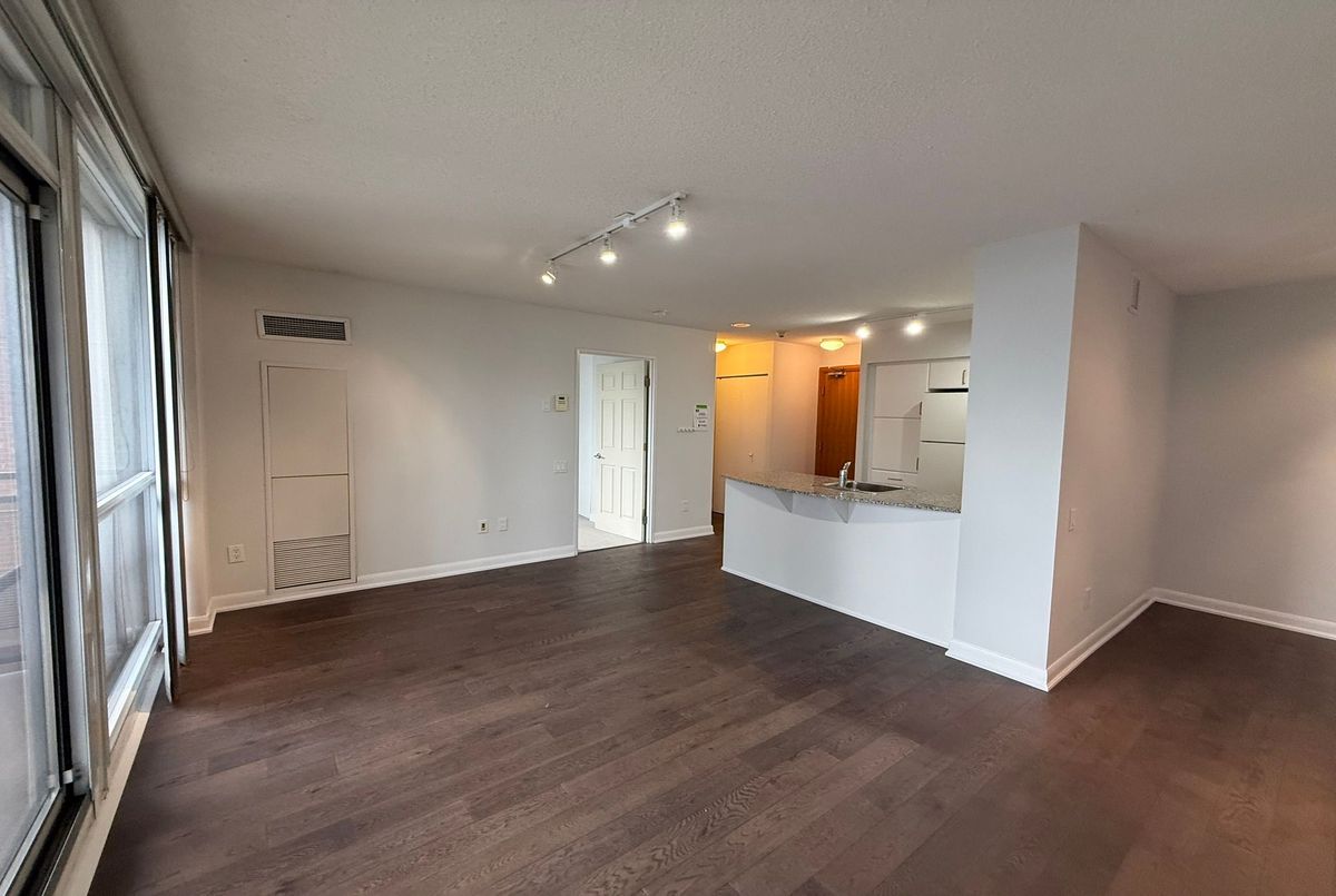 33 Sheppard Avenue E Toronto 33 Sheppard Avenue E Toronto