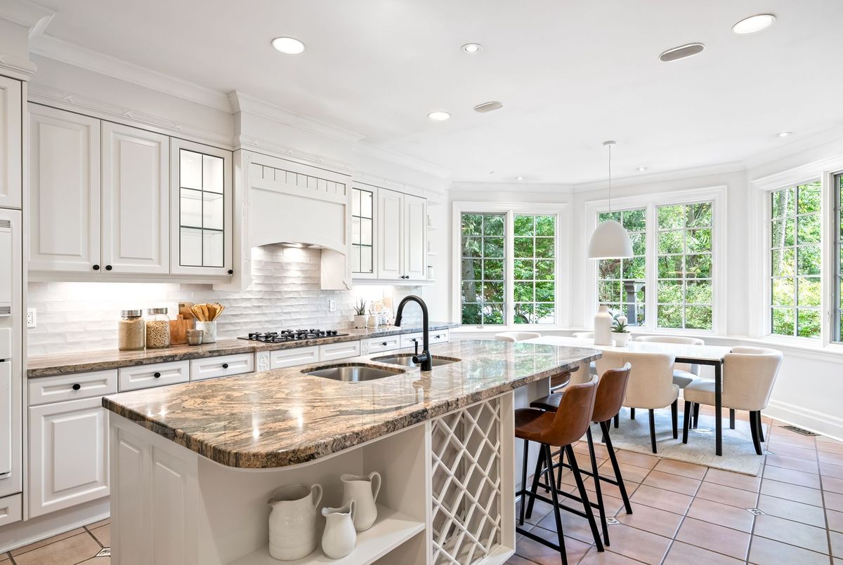 24 Dinnick Crescent Toronto 24 Dinnick Crescent Toronto