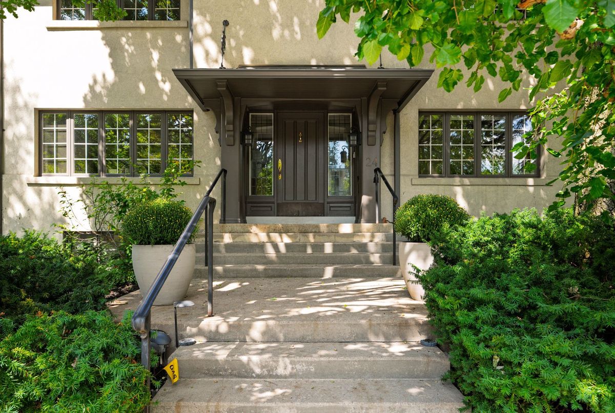 24 Dinnick Crescent Toronto 24 Dinnick Crescent Toronto