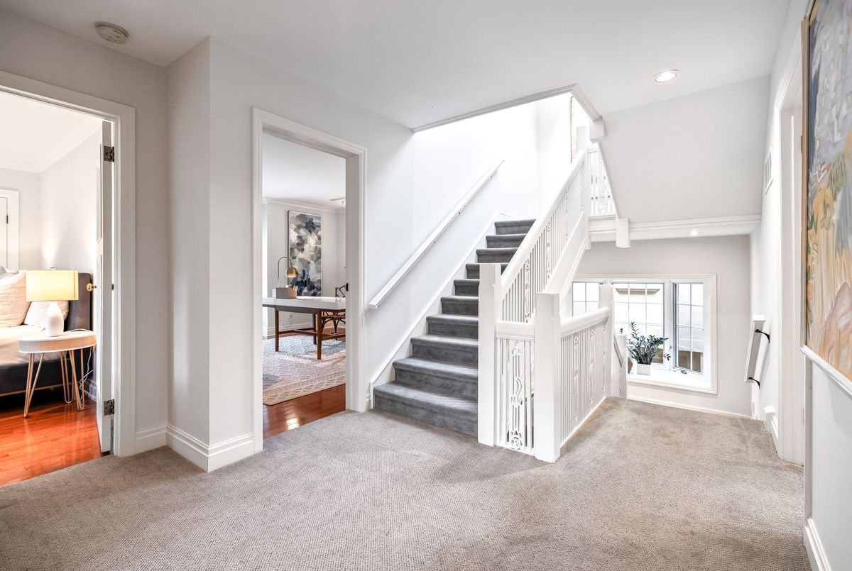 24 Dinnick Crescent Toronto 24 Dinnick Crescent Toronto