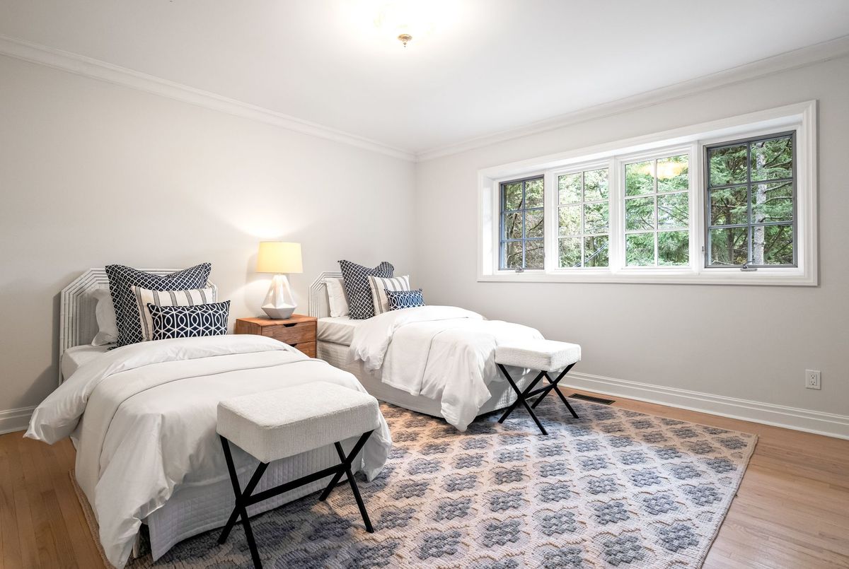 24 Dinnick Crescent Toronto 24 Dinnick Crescent Toronto