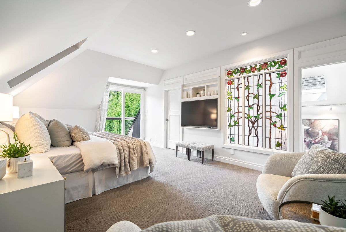 24 Dinnick Crescent Toronto 24 Dinnick Crescent Toronto