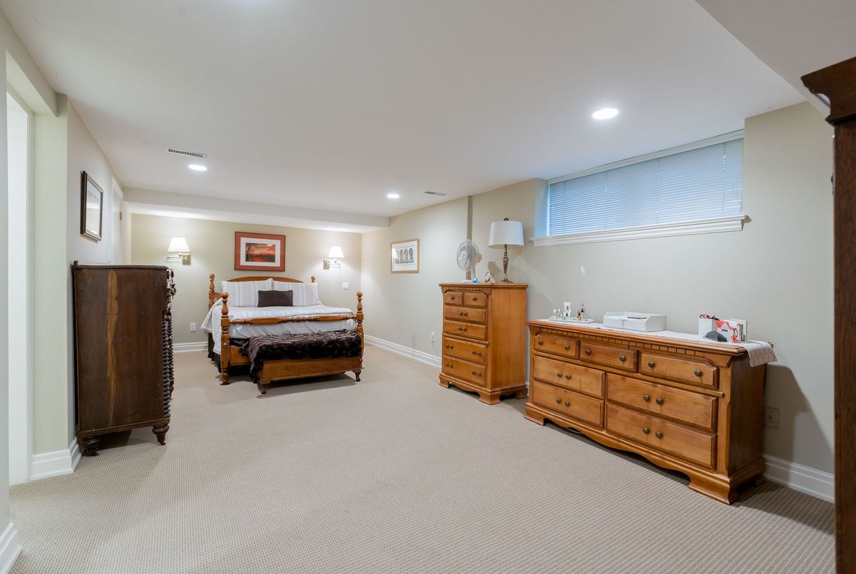 24 Dinnick Crescent Toronto 24 Dinnick Crescent Toronto