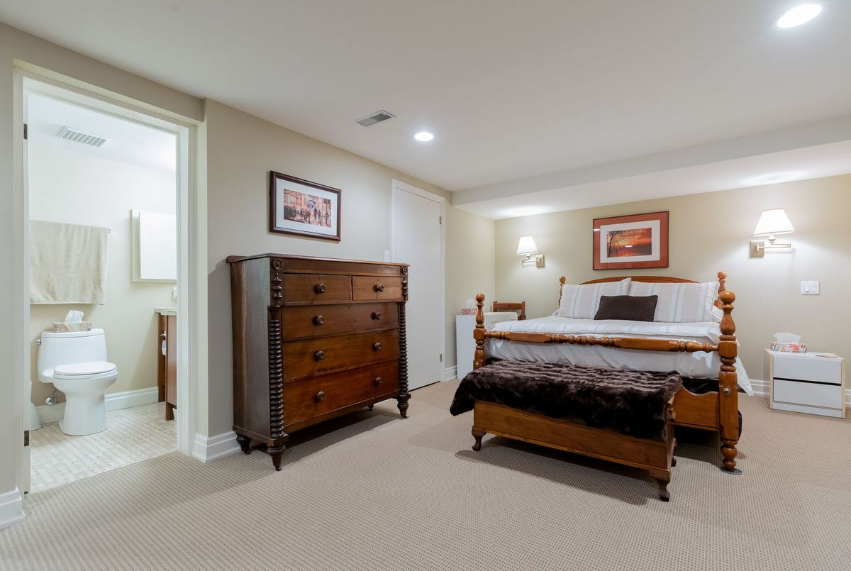 24 Dinnick Crescent Toronto 24 Dinnick Crescent Toronto