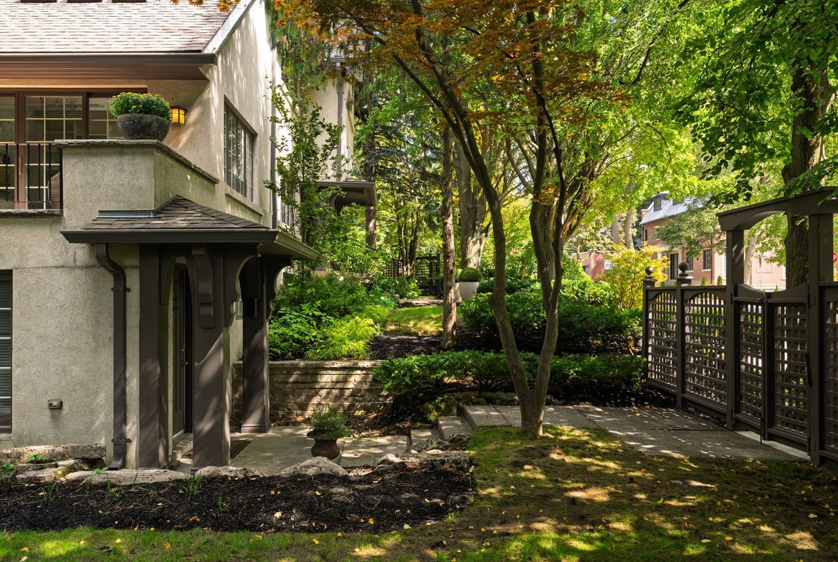 24 Dinnick Crescent Toronto 24 Dinnick Crescent Toronto