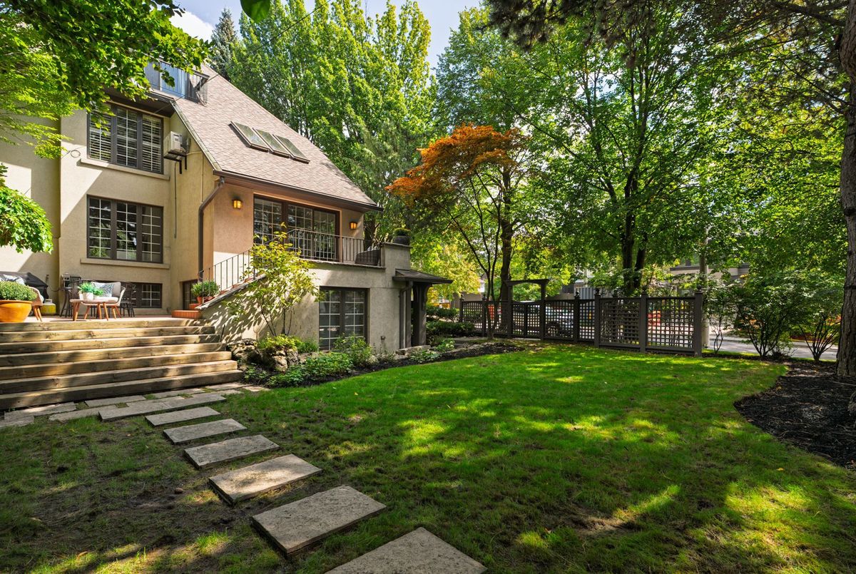 24 Dinnick Crescent Toronto 24 Dinnick Crescent Toronto