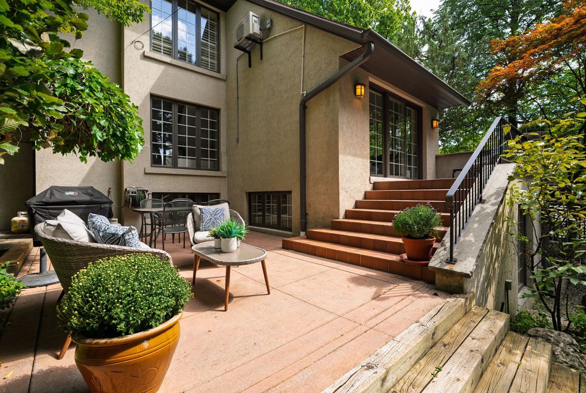 24 Dinnick Crescent Toronto 24 Dinnick Crescent Toronto