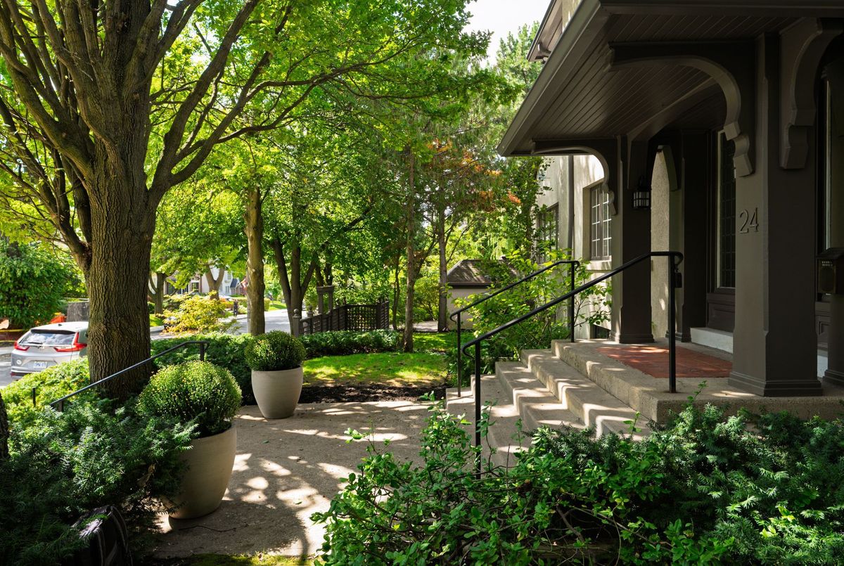 24 Dinnick Crescent Toronto 24 Dinnick Crescent Toronto