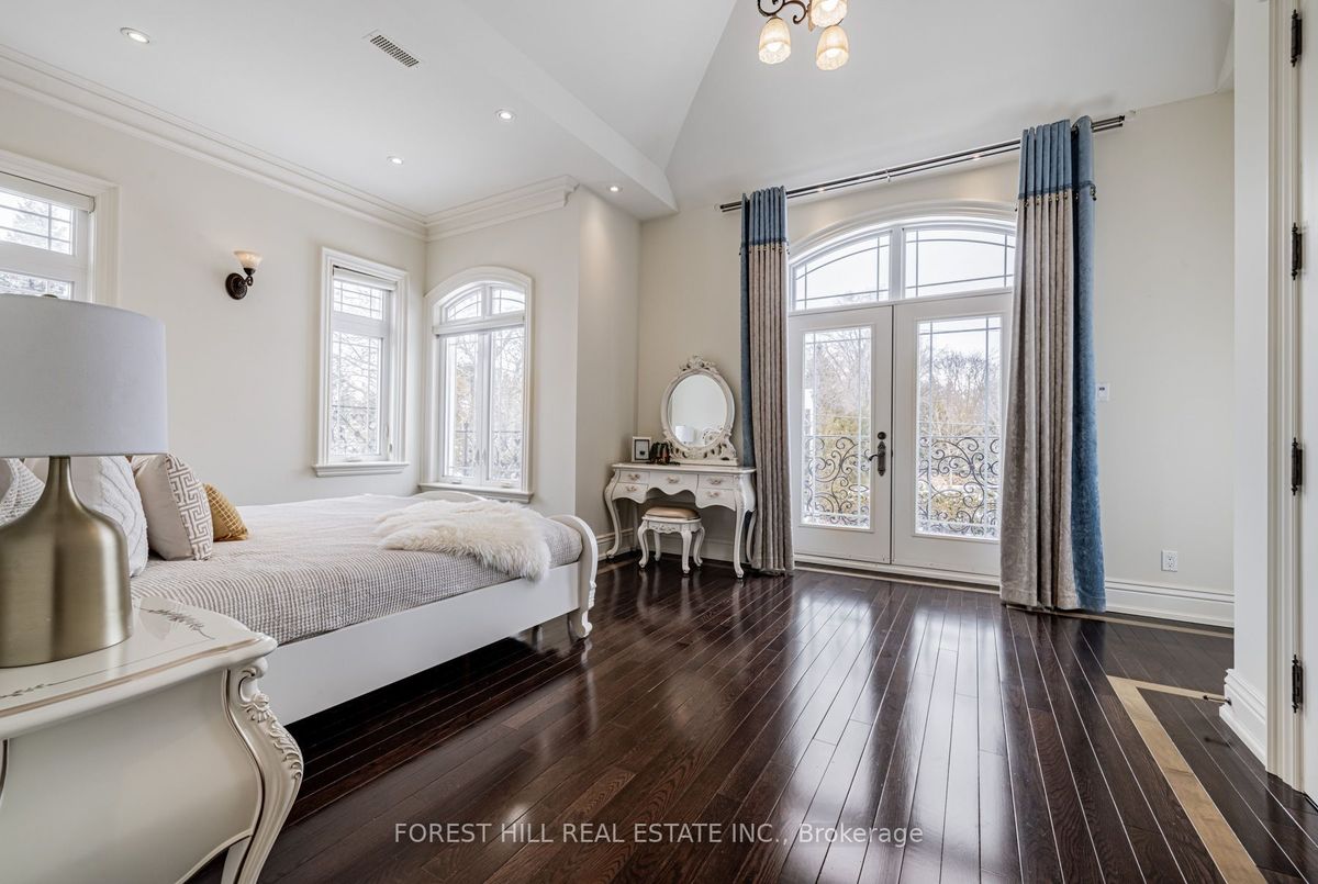 4 Fifeshire Road Toronto 4 Fifeshire Road Toronto