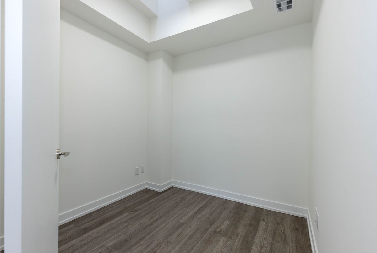 871 Sheppard Avenue W Toronto 871 Sheppard Avenue W Toronto