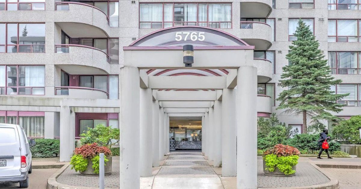 5765 Yonge Street Toronto