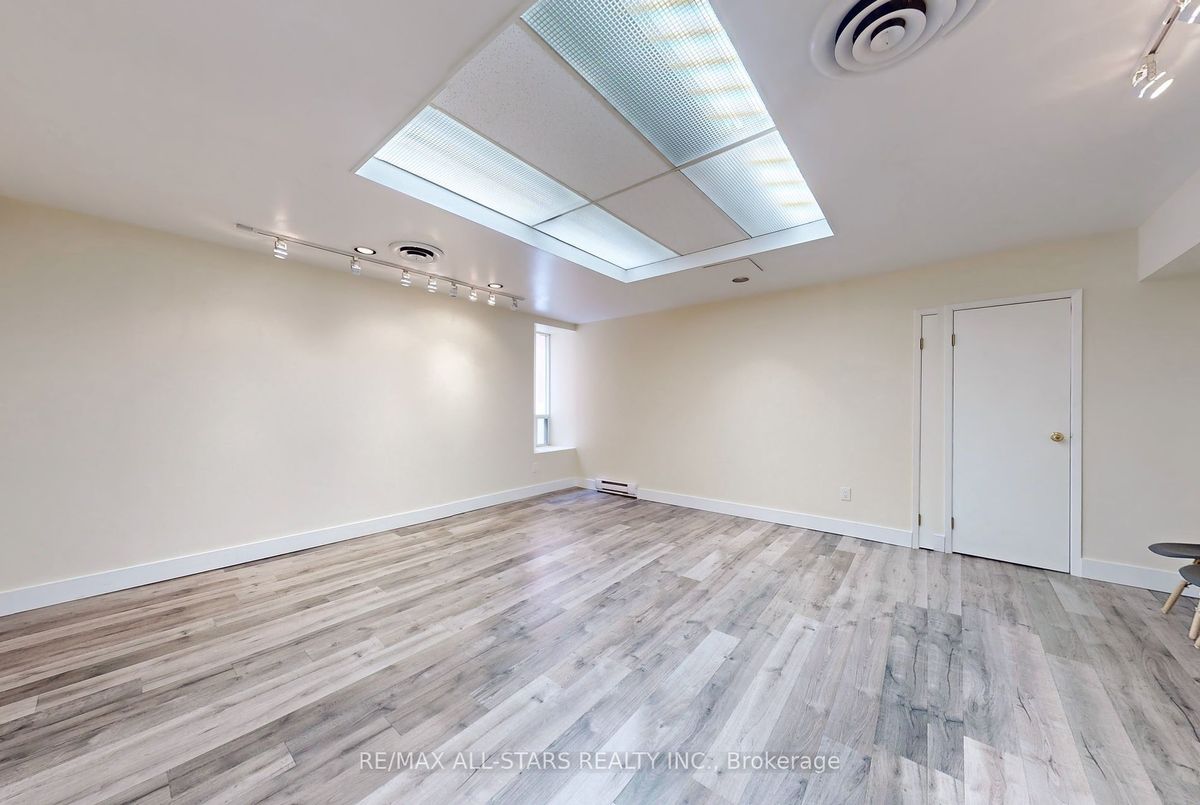 66 Gerrard Street E Toronto 66 Gerrard Street E Toronto