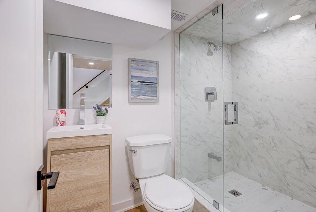 732 Adelaide Street W Toronto For Sale | Hauer Brothers, image size:1200x805