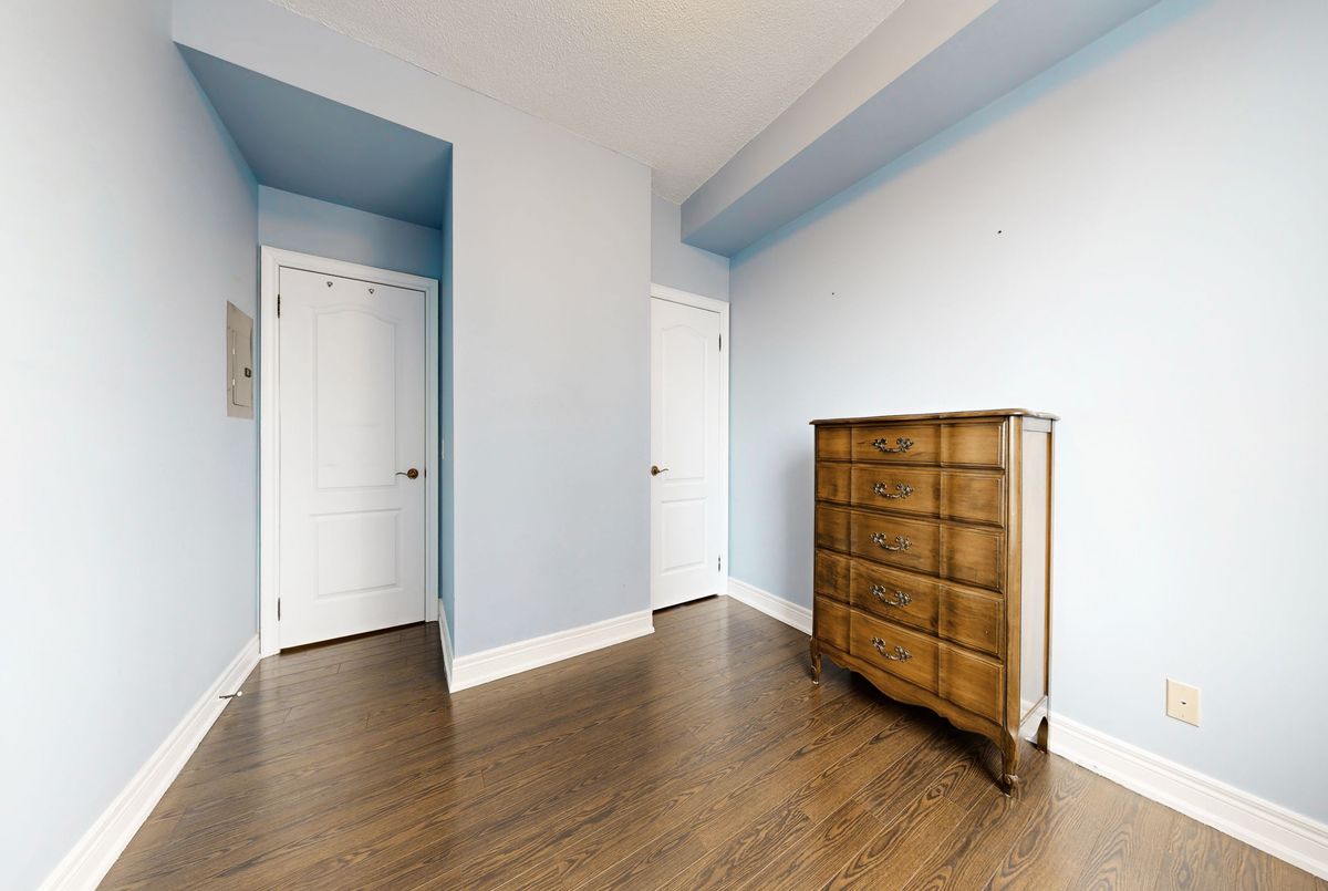 1 Clairtrell Road Toronto 1 Clairtrell Road Toronto