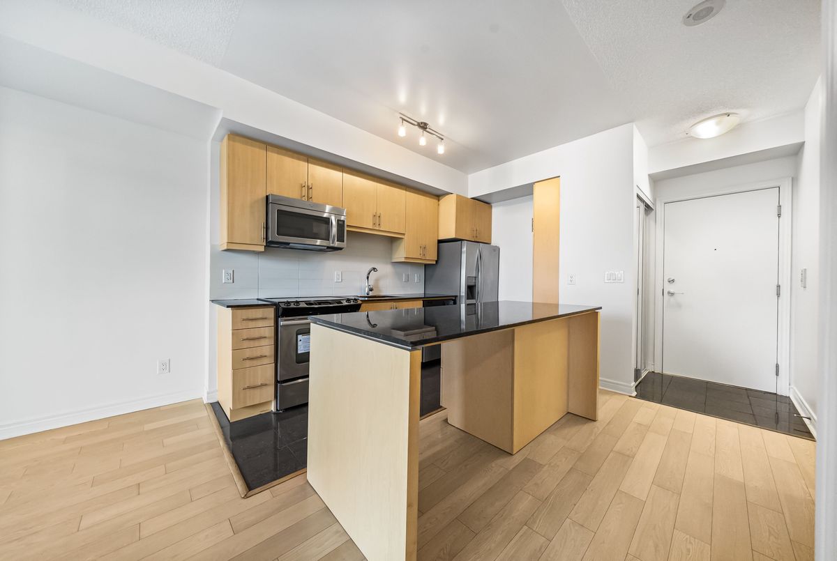 2756 Old Leslie Street Toronto 2756 Old Leslie Street Toronto