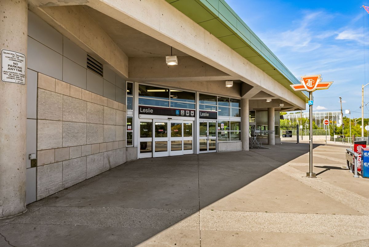 2756 Old Leslie Street Toronto 2756 Old Leslie Street Toronto