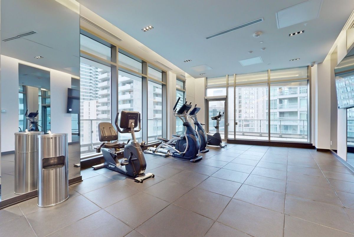 2221 Yonge Street Toronto 2221 Yonge Street Toronto