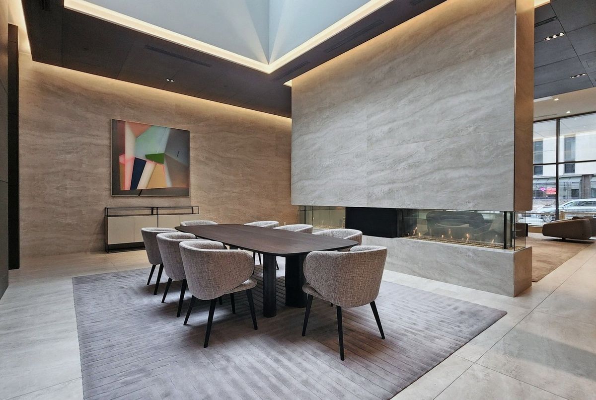 2221 Yonge Street Toronto 2221 Yonge Street Toronto