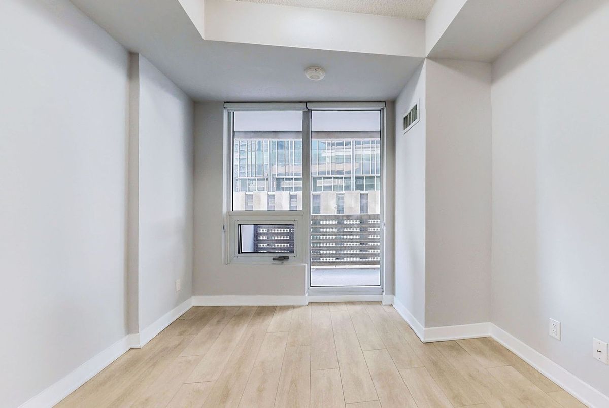 2221 Yonge Street Toronto 2221 Yonge Street Toronto