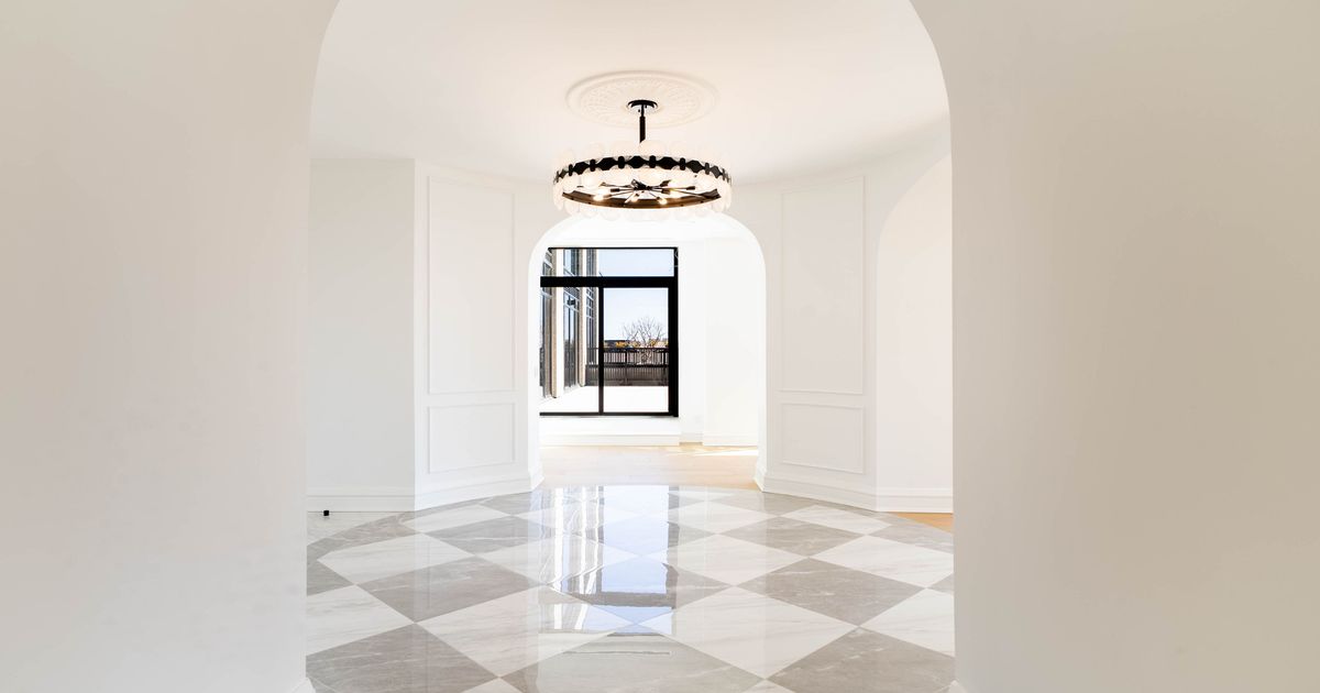 2010 Bathurst Street Toronto