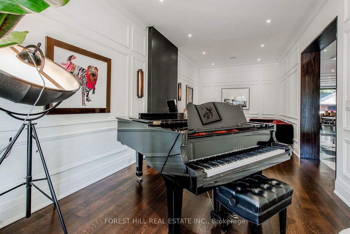 176 Balmoral Avenue Toronto 176 Balmoral Avenue Toronto