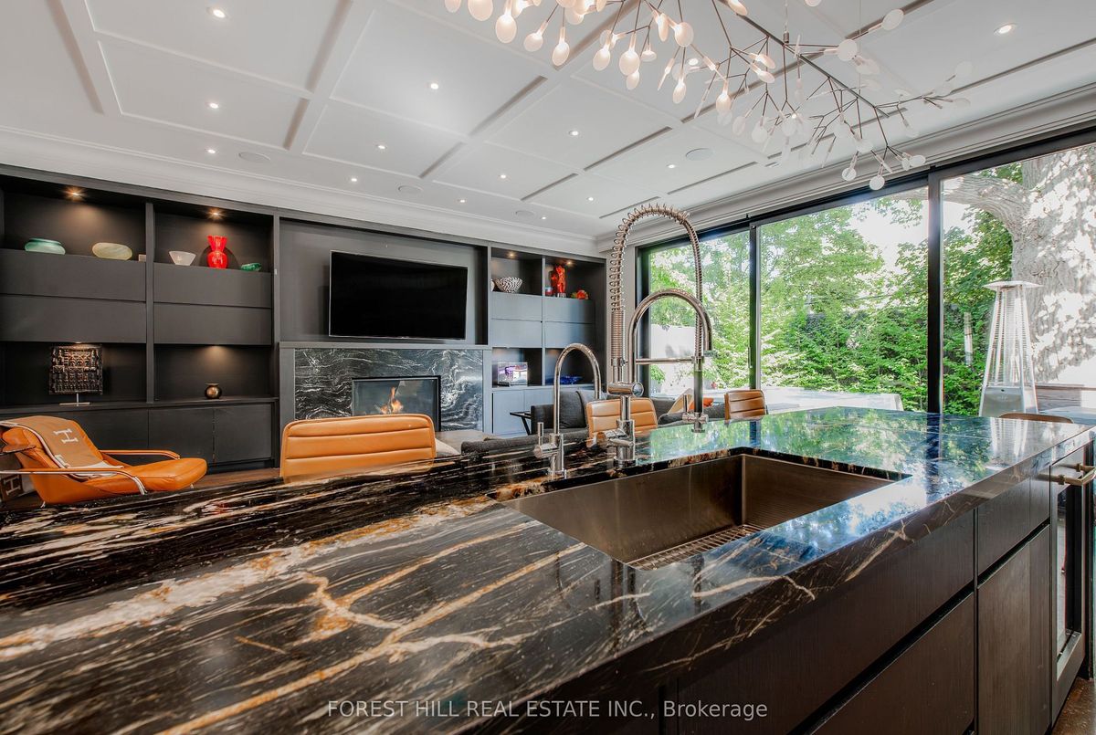 176 Balmoral Avenue Toronto 176 Balmoral Avenue Toronto