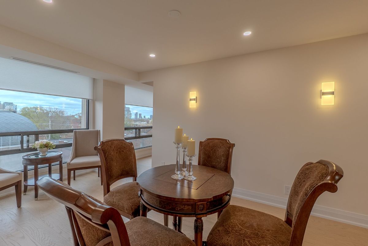 447 Walmer Road Toronto 447 Walmer Road Toronto