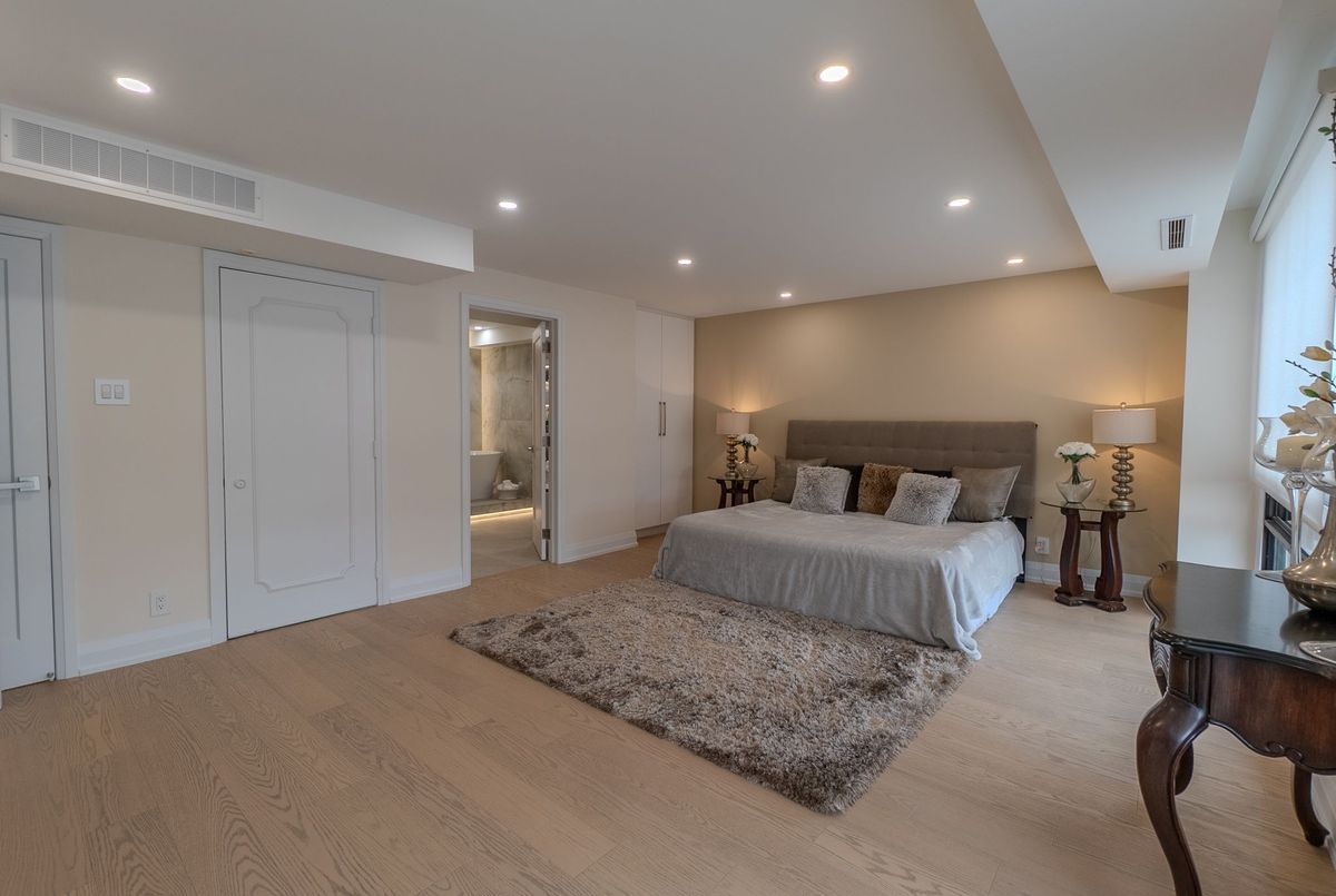 447 Walmer Road Toronto 447 Walmer Road Toronto