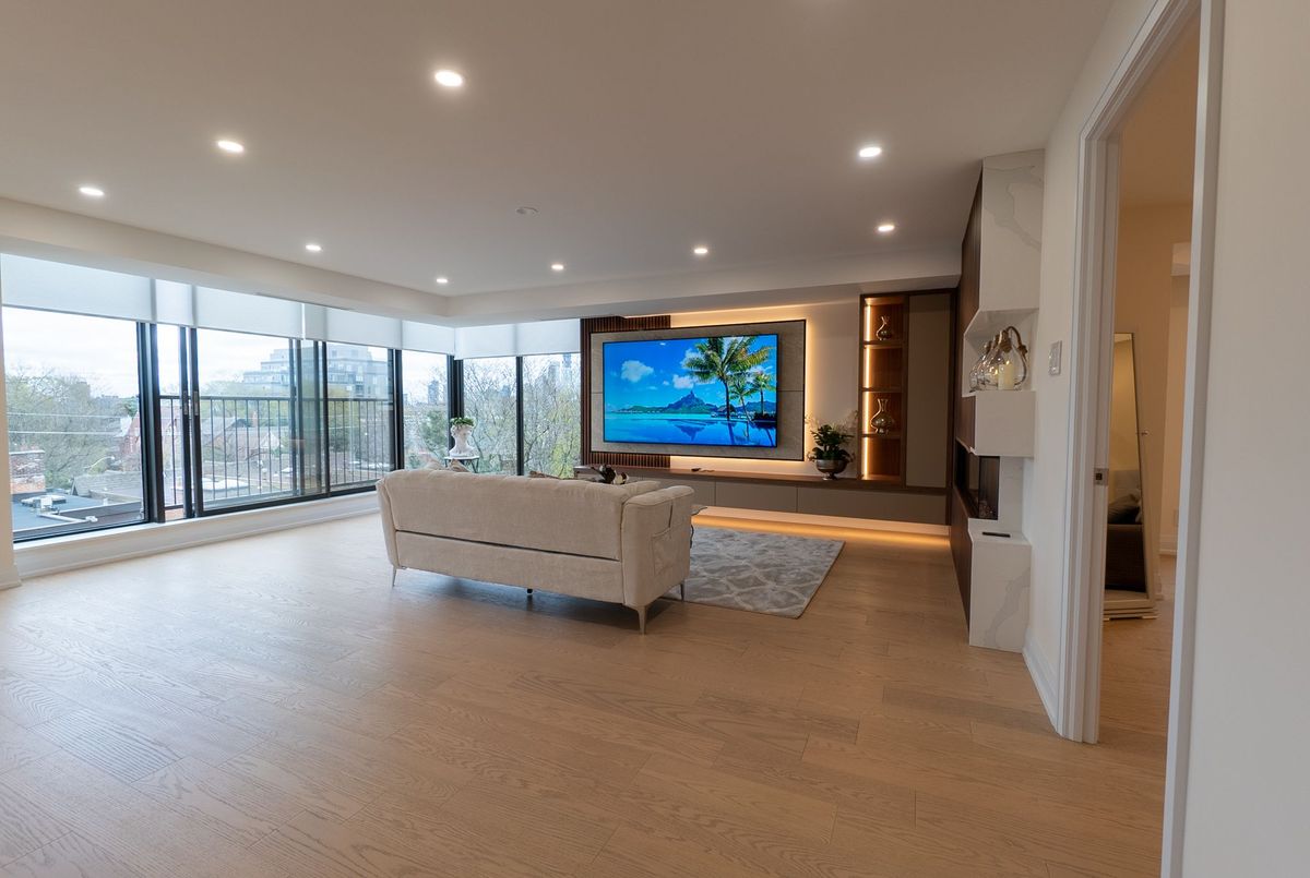 447 Walmer Road Toronto 447 Walmer Road Toronto