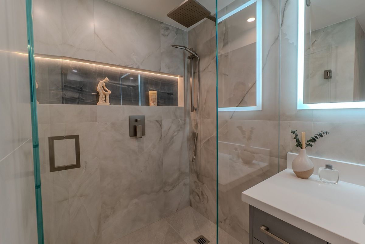 447 Walmer Road Toronto 447 Walmer Road Toronto