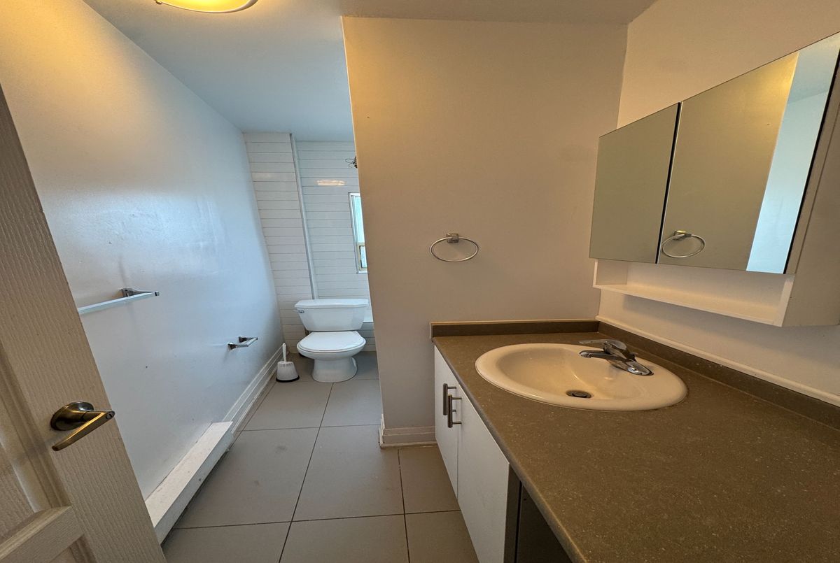 98 Northcliffe Boulevard Toronto 98 Northcliffe Boulevard Toronto