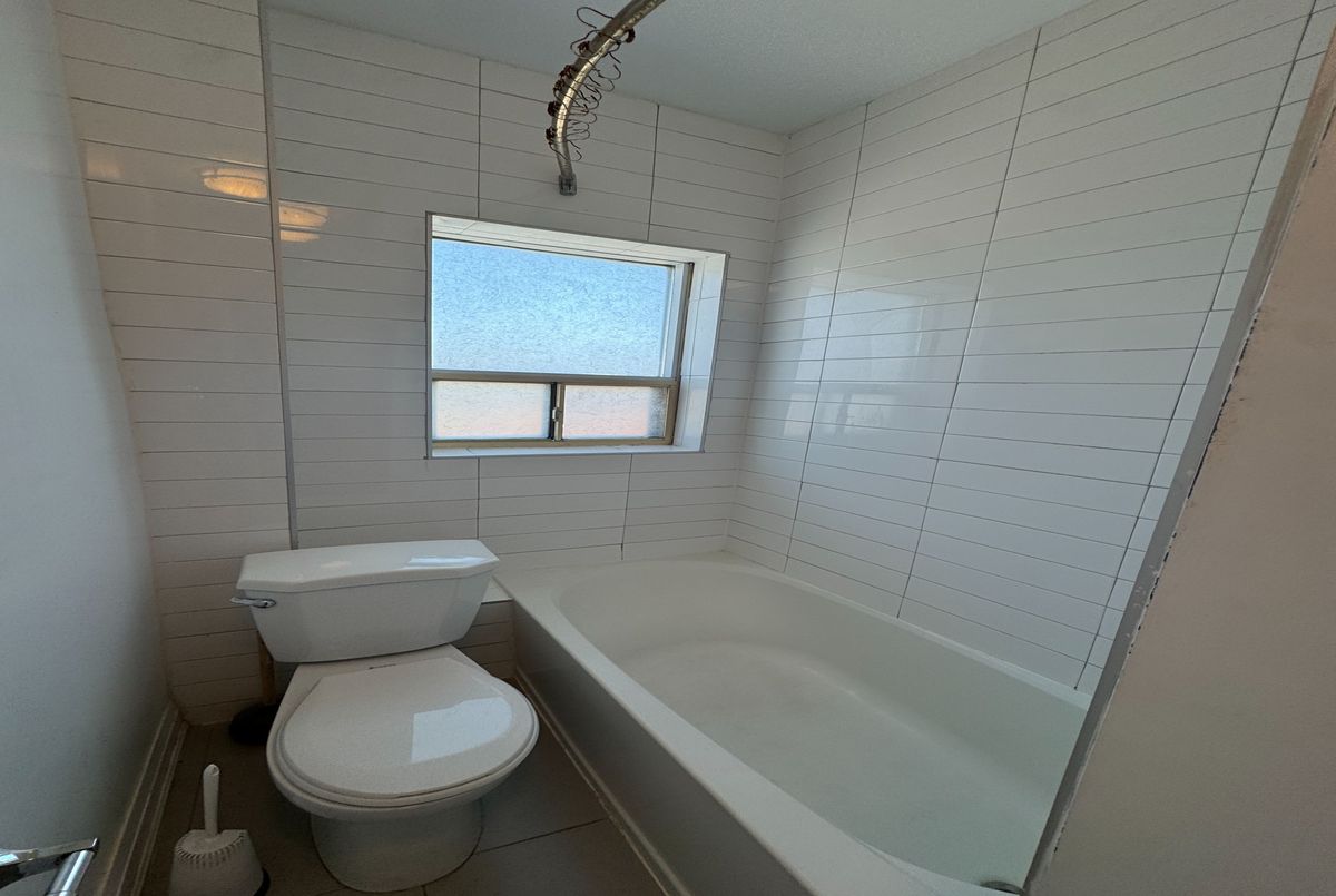 98 Northcliffe Boulevard Toronto 98 Northcliffe Boulevard Toronto