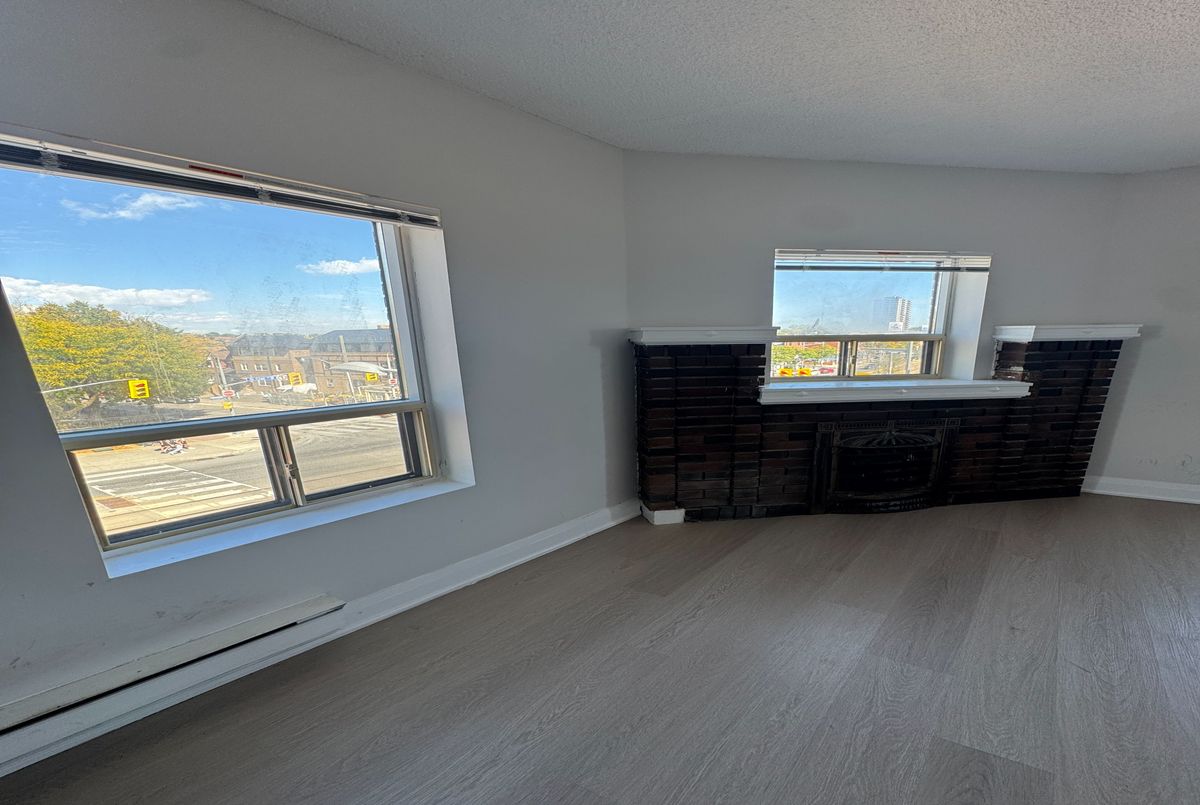 98 Northcliffe Boulevard Toronto 98 Northcliffe Boulevard Toronto