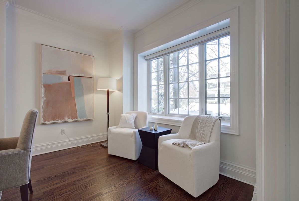 19 Whitney Avenue Toronto 19 Whitney Avenue Toronto