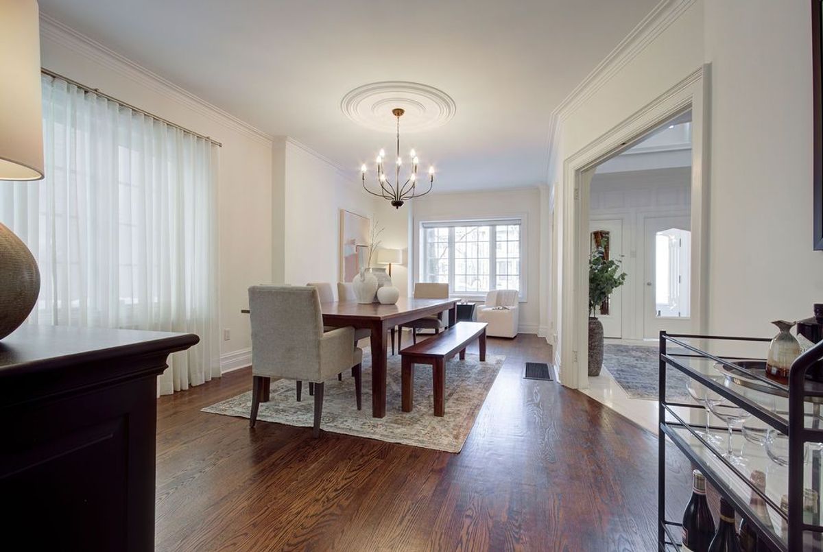 19 Whitney Avenue Toronto 19 Whitney Avenue Toronto