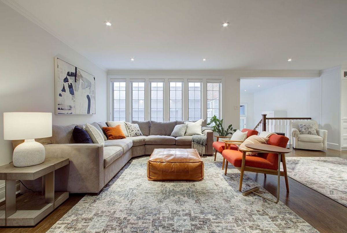 19 Whitney Avenue Toronto 19 Whitney Avenue Toronto