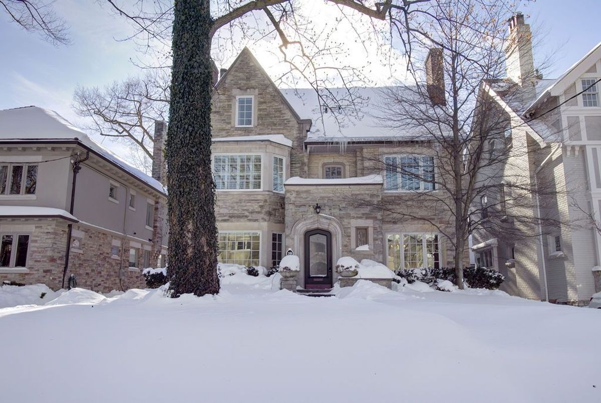 19 Whitney Avenue Toronto 19 Whitney Avenue Toronto