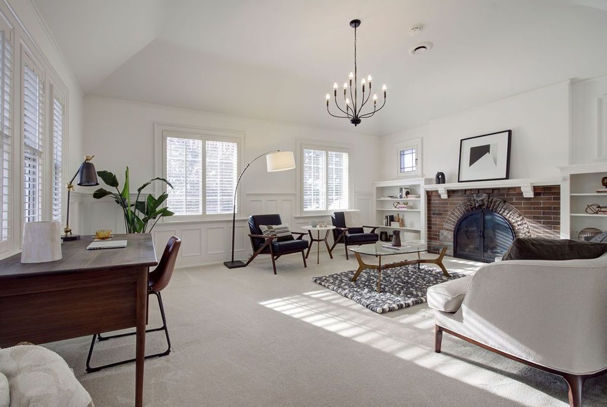 19 Whitney Avenue Toronto 19 Whitney Avenue Toronto