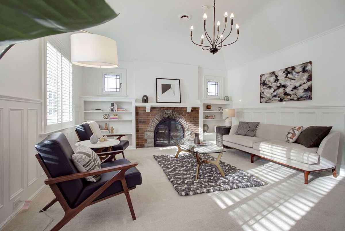 19 Whitney Avenue Toronto 19 Whitney Avenue Toronto