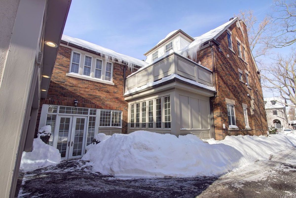 19 Whitney Avenue Toronto 19 Whitney Avenue Toronto