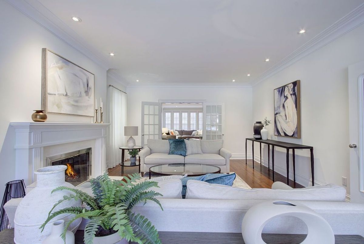 19 Whitney Avenue Toronto 19 Whitney Avenue Toronto