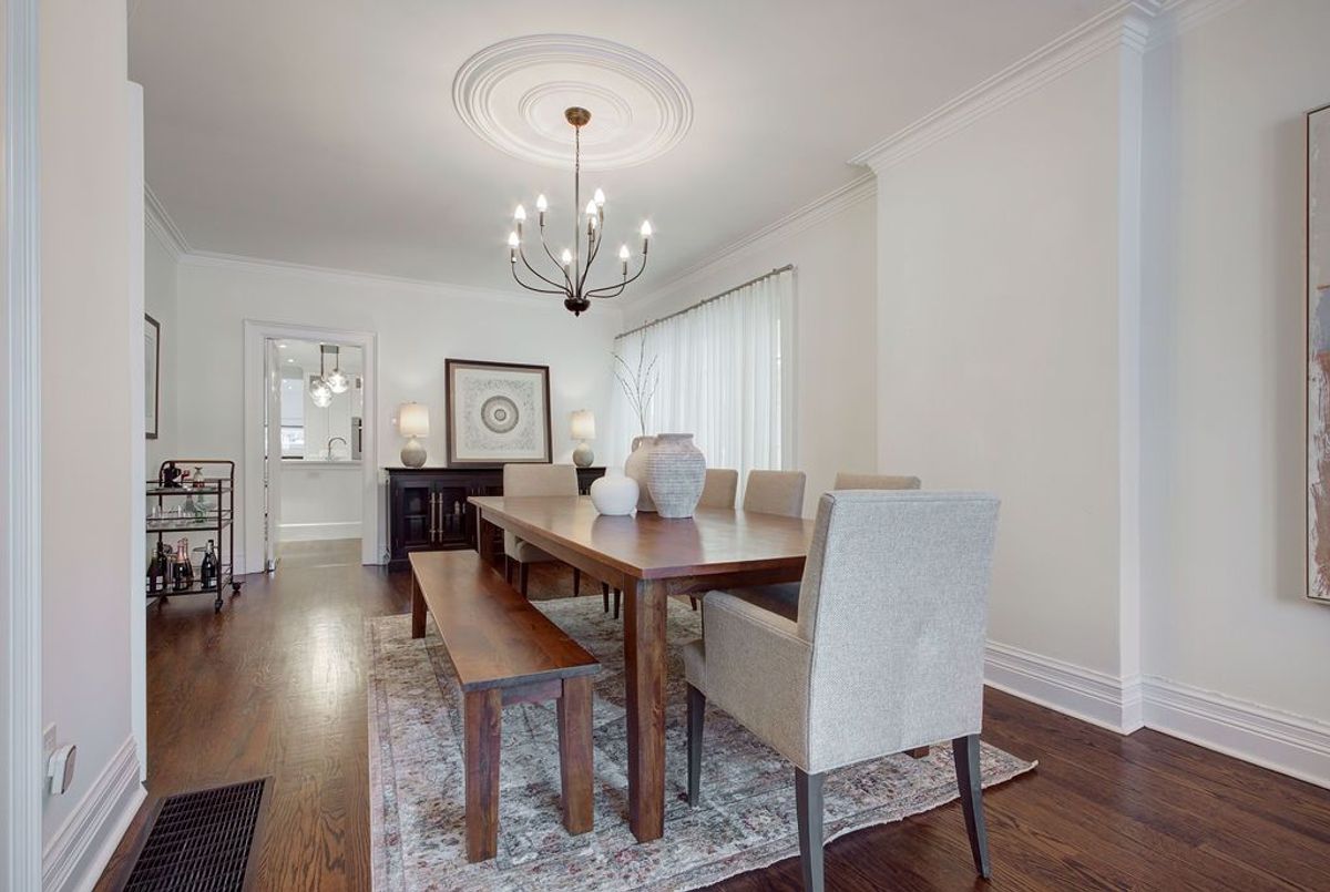 19 Whitney Avenue Toronto 19 Whitney Avenue Toronto