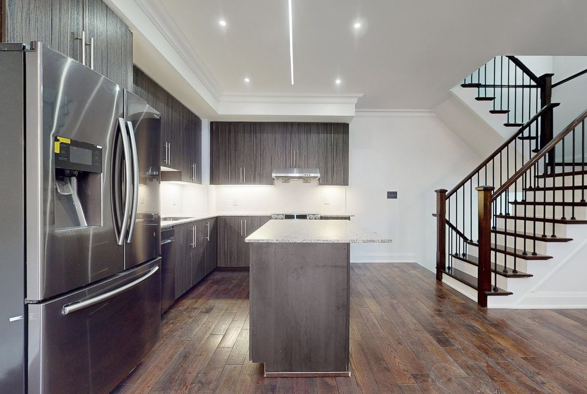 9 Oakburn Crescent Toronto 9 Oakburn Crescent Toronto