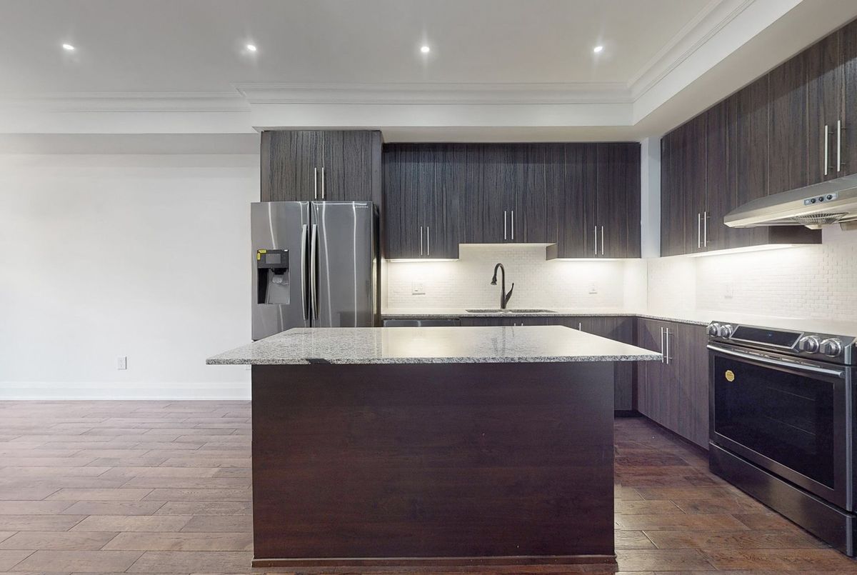 9 Oakburn Crescent Toronto 9 Oakburn Crescent Toronto