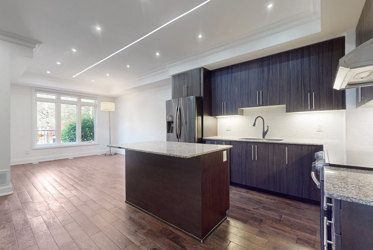 9 Oakburn Crescent Toronto 9 Oakburn Crescent Toronto