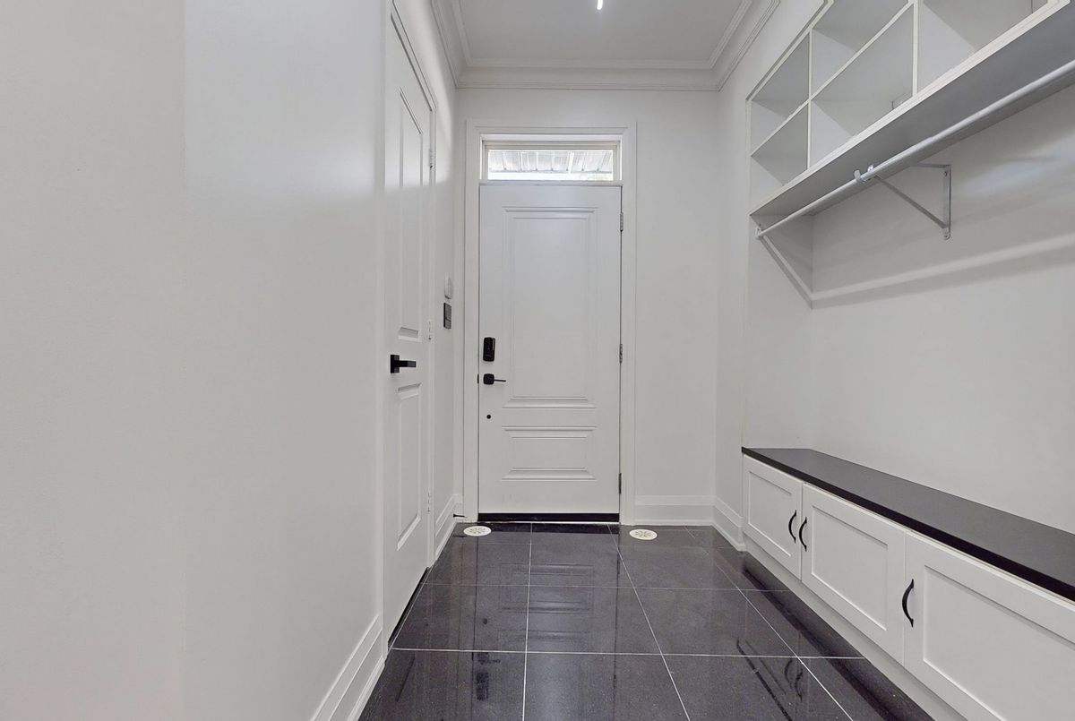 9 Oakburn Crescent Toronto 9 Oakburn Crescent Toronto