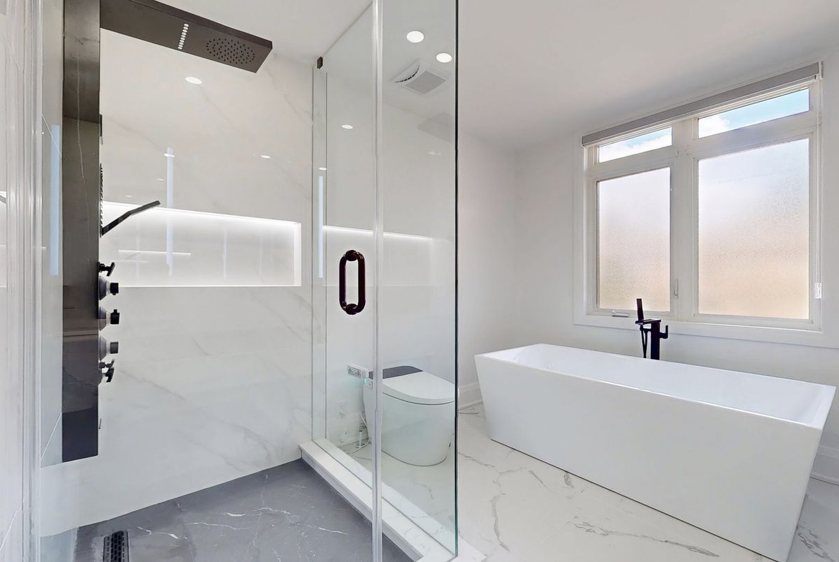 9 Oakburn Crescent Toronto 9 Oakburn Crescent Toronto