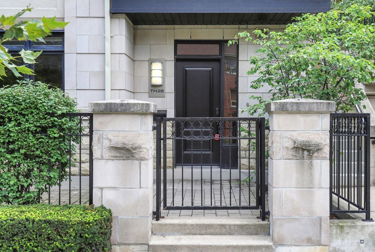 9 Oakburn Crescent Toronto 9 Oakburn Crescent Toronto