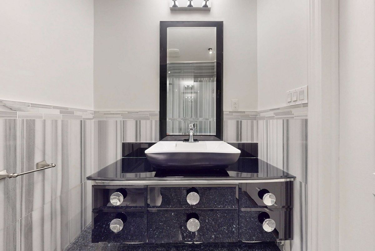 9 Oakburn Crescent Toronto 9 Oakburn Crescent Toronto