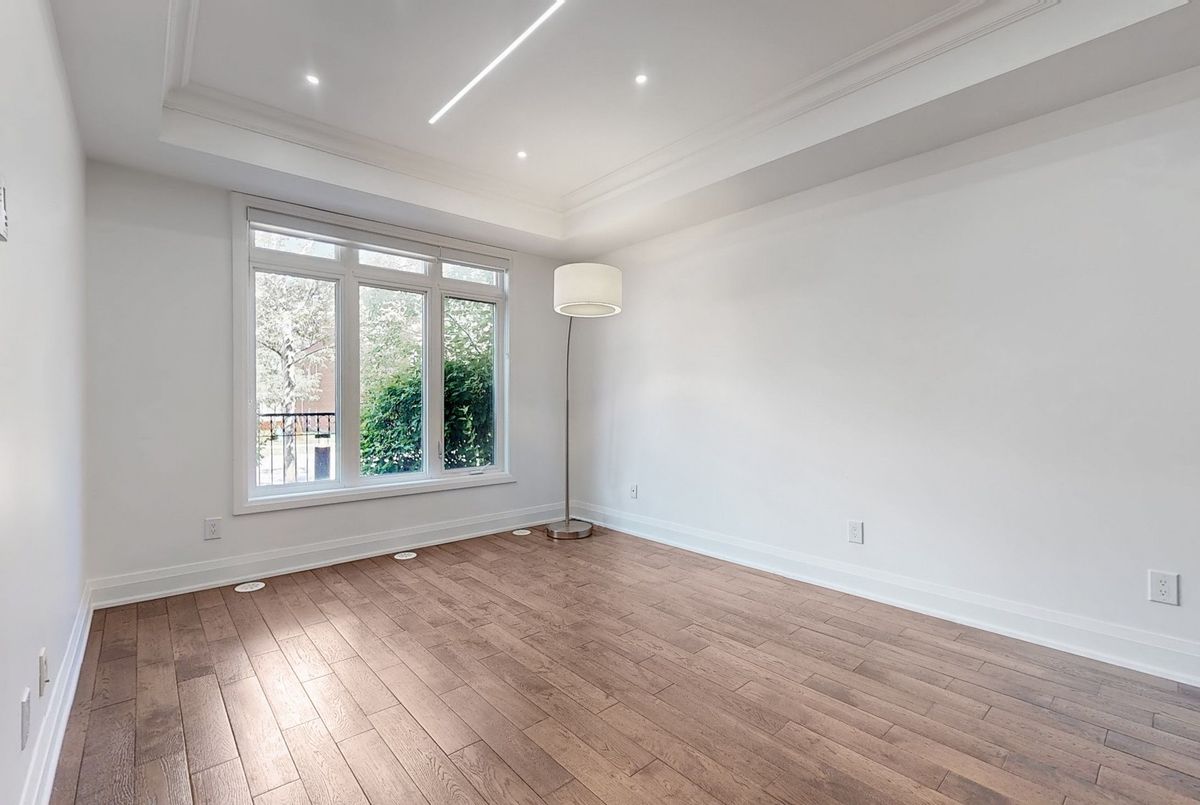 9 Oakburn Crescent Toronto 9 Oakburn Crescent Toronto